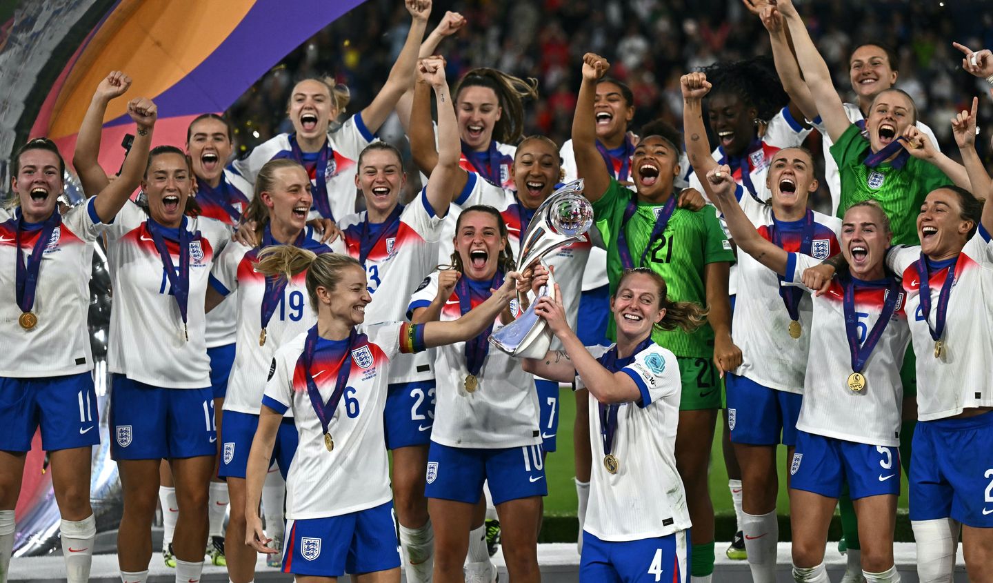 Lionesses trophy lift