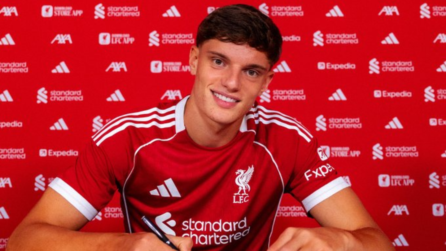 Liverpool sign centre-back Leoni from Parma