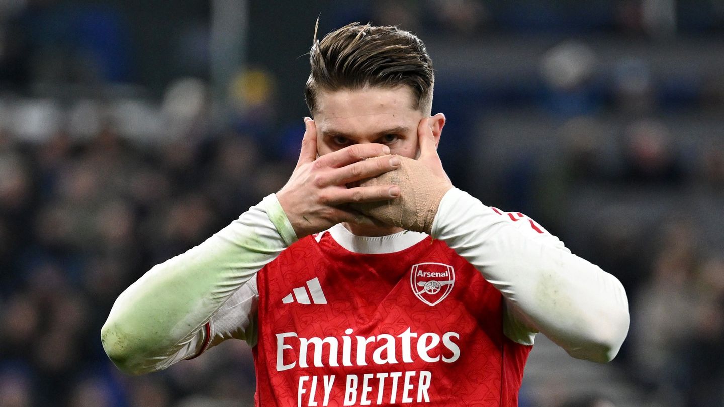 Gyokeres celebrating after scoring against Everton