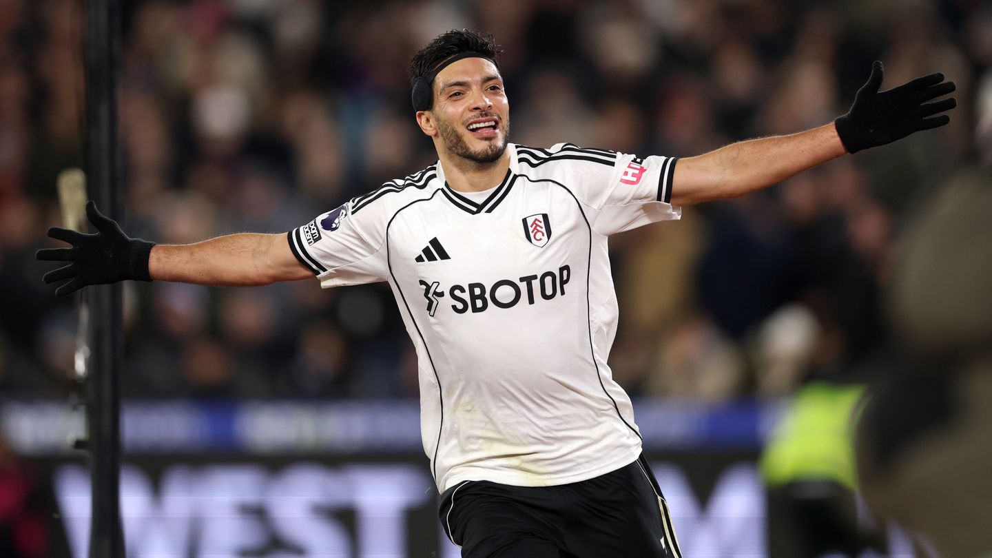 Jimenez celebrates late winner v West Ham