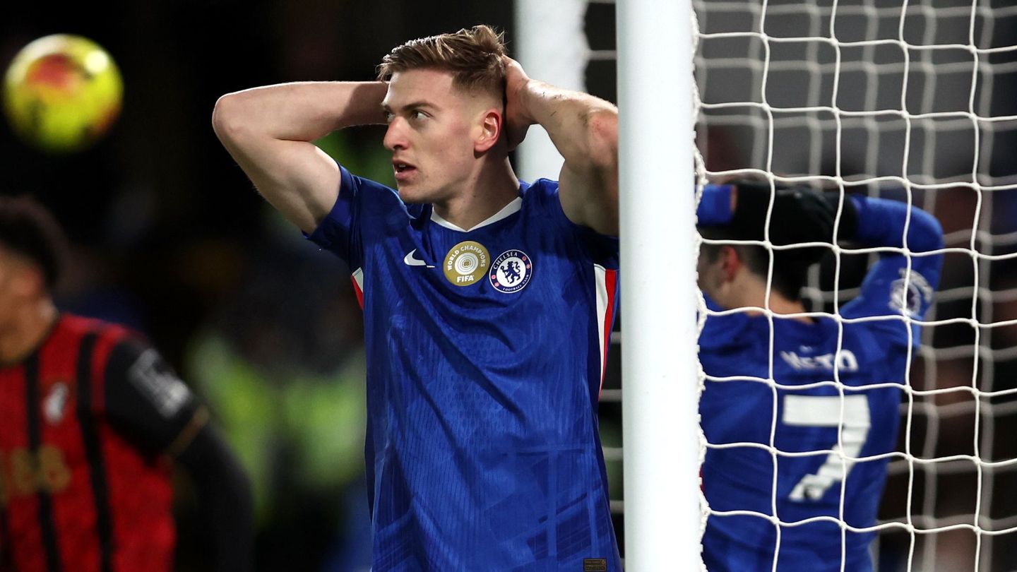 An image of a disappointed Liam Delap