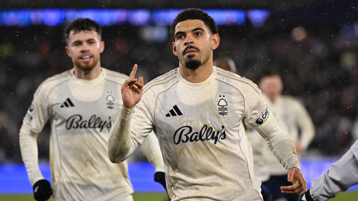 An image of Morgan Gibbs-White celebrating his winner at West Ham