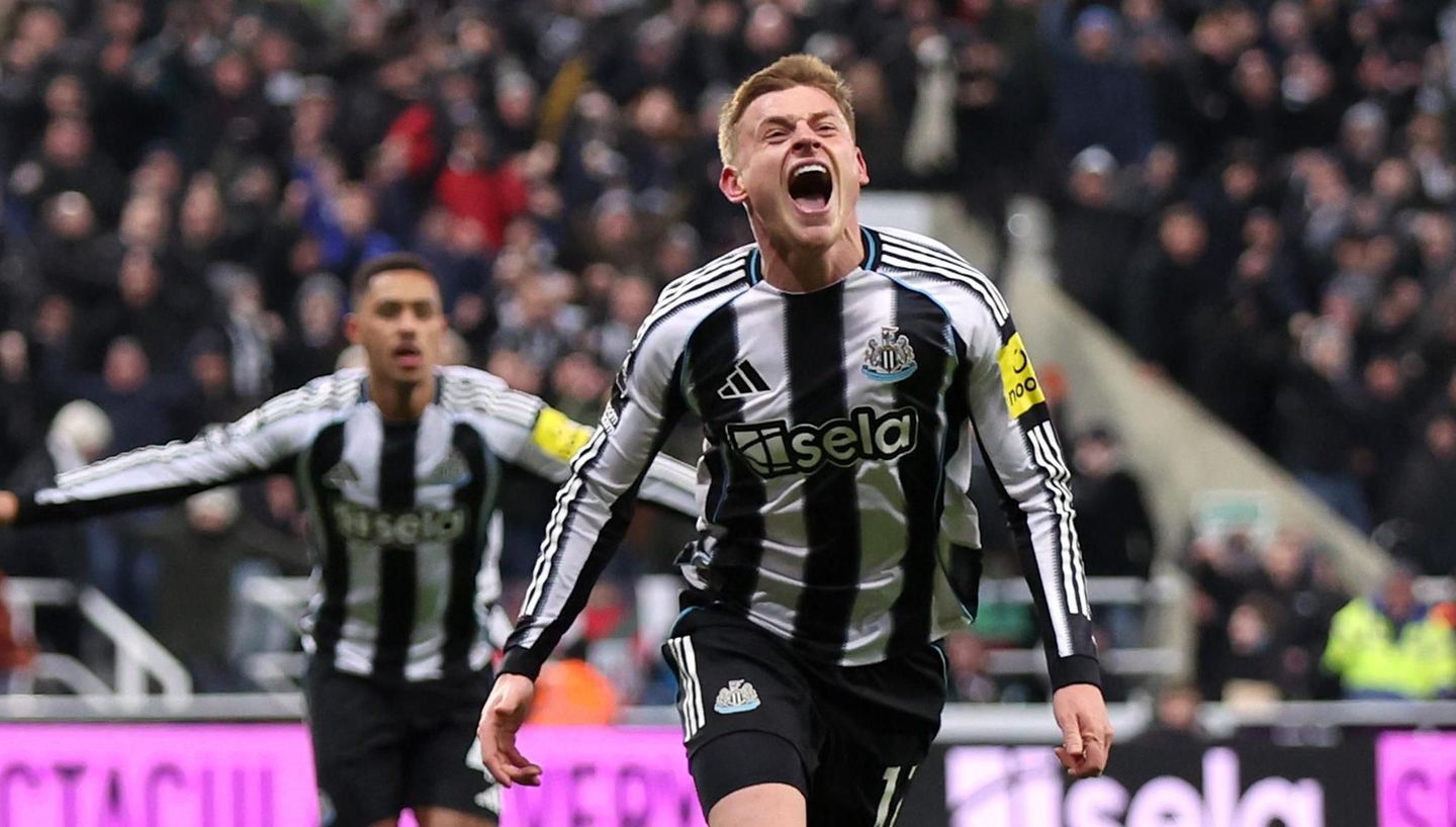 Newcastle United v Leeds United