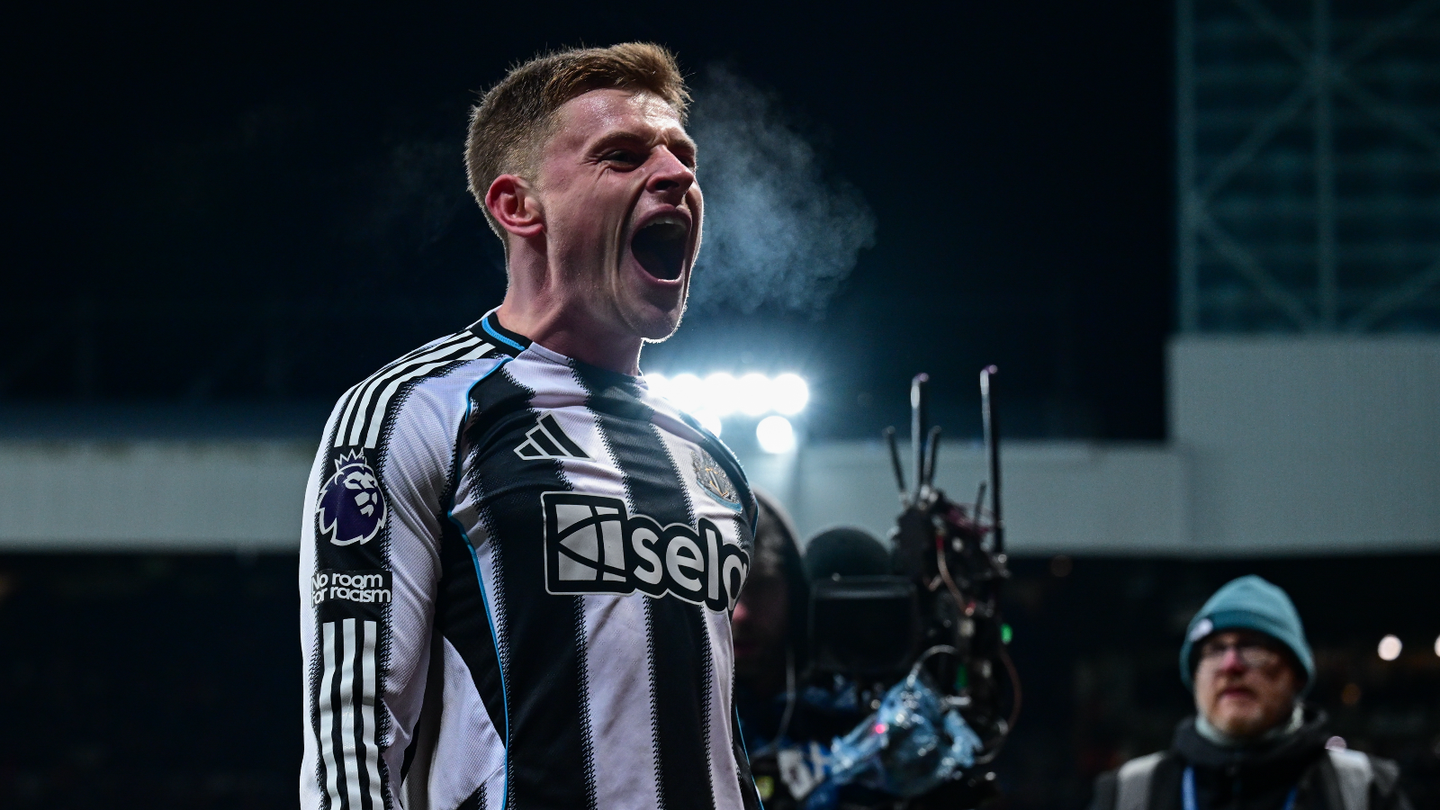 Harvey Barnes celebrates after scoring the winning goal for Newcastle United against Leeds United