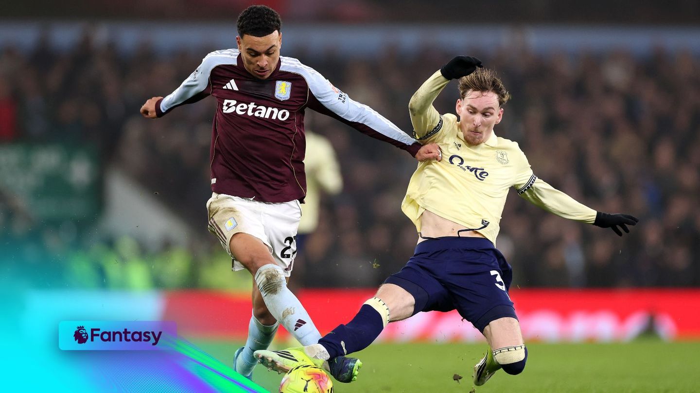 An image of Garner making a tackle on Rogers