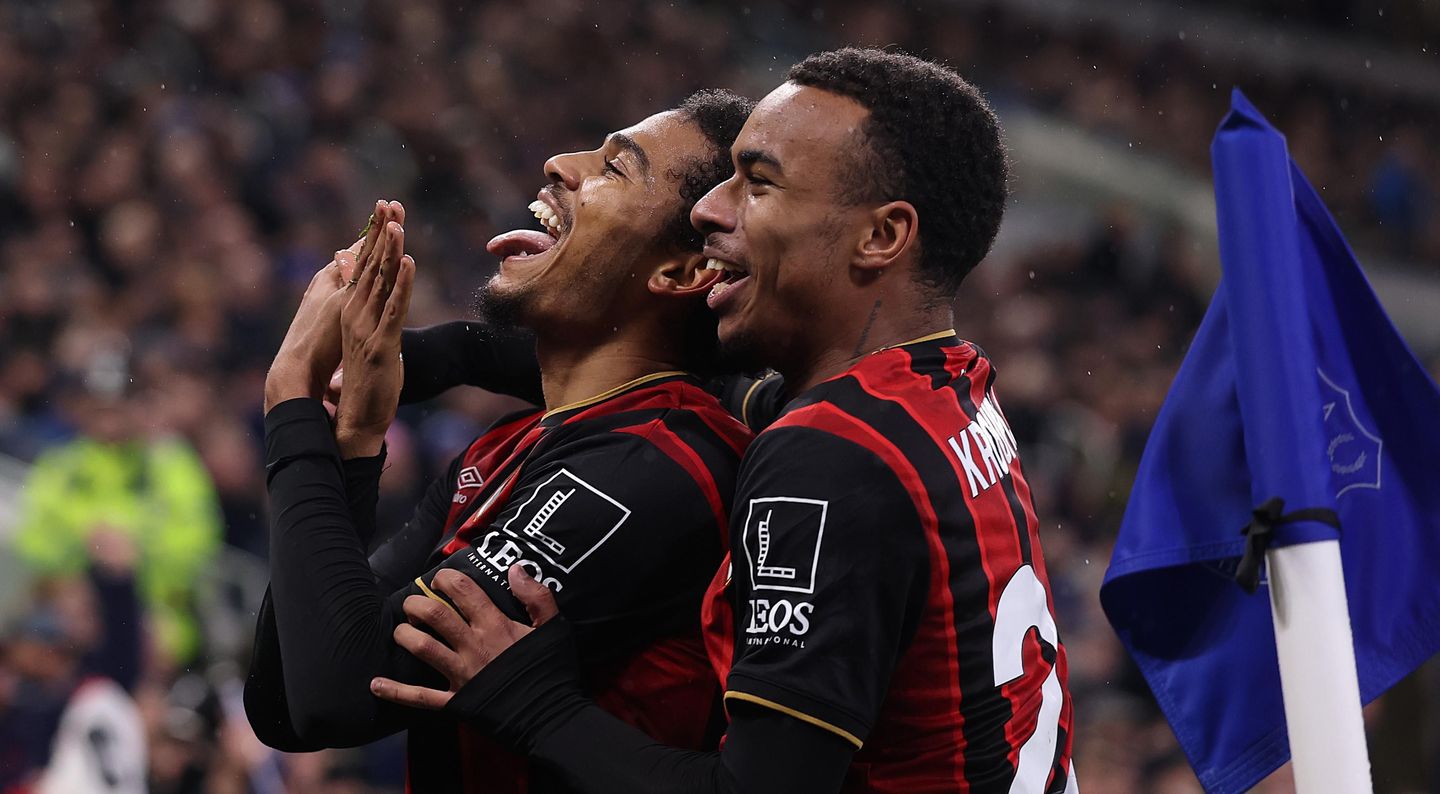 Amine Adli celebrates with Junior Kroupi after scoring at Everton