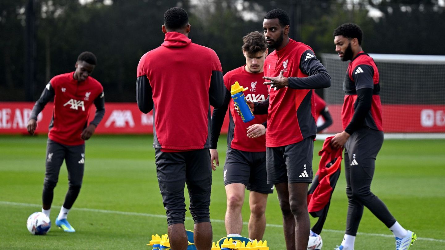 Alexander Isak in Liverpool training
