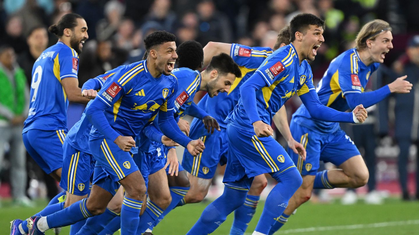 An image of Leeds United players celebrating