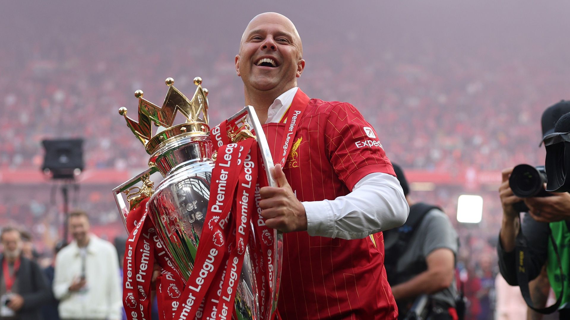 Arne Slot with the Premier League Trophy