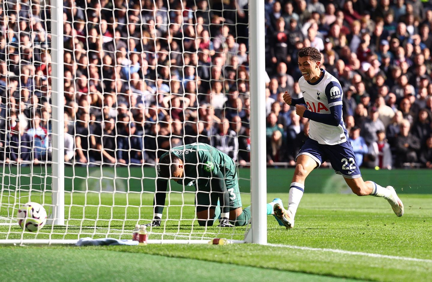 Premier League - Tottenham Hotspur v West Ham United