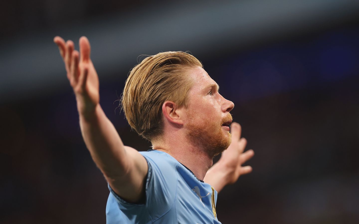 Kevin De Bruyne celebrates goal for Man City v Wolves