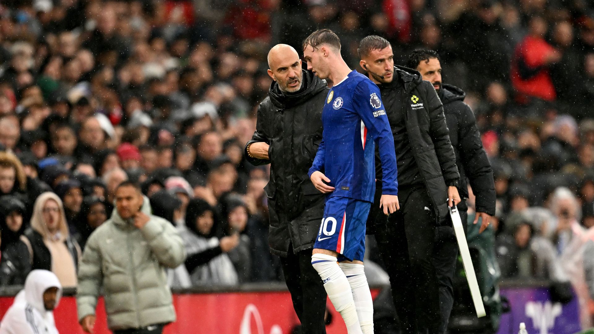 United vs Chelsea LIVE: Andrey Santos replaces Palmer.