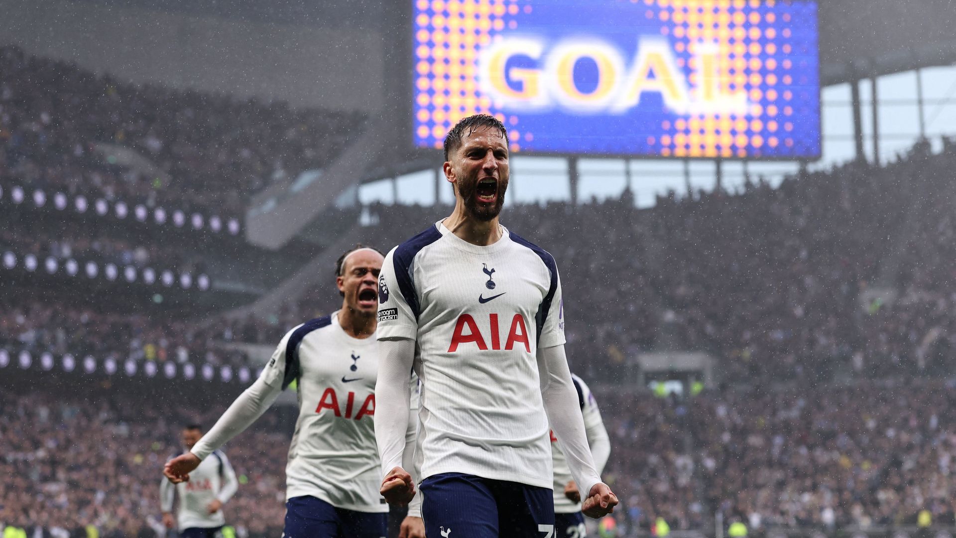 Rodrigo Bentancur, Spurs