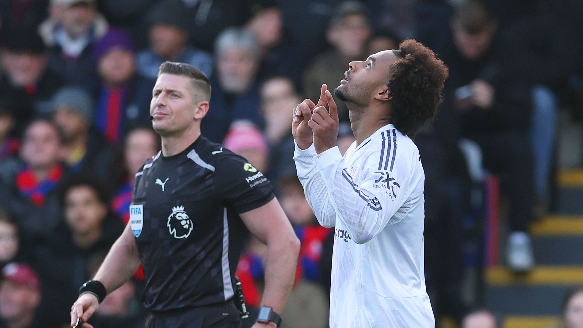 Joshua Zirkzee celebrates, Crystal Palace v Manchester United