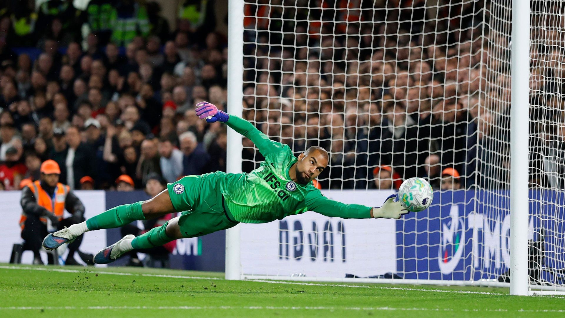 Chelsea vs Manchester United Premier League 2025-26 LIVE: Sanchez made a great save