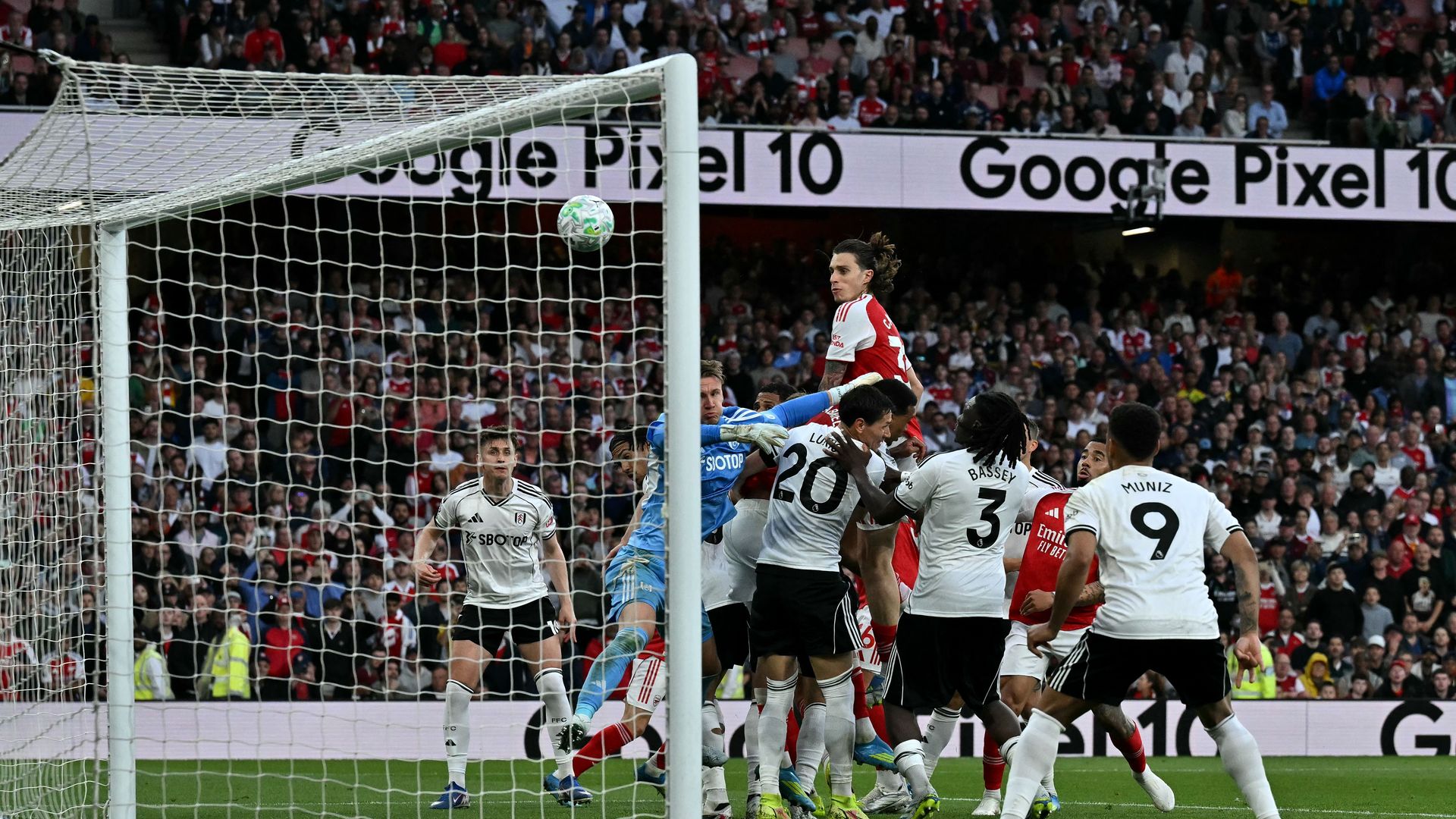 Calafiori hit the corssbar - Arsenal vs Fulham Premier League 2025/26 LIVE