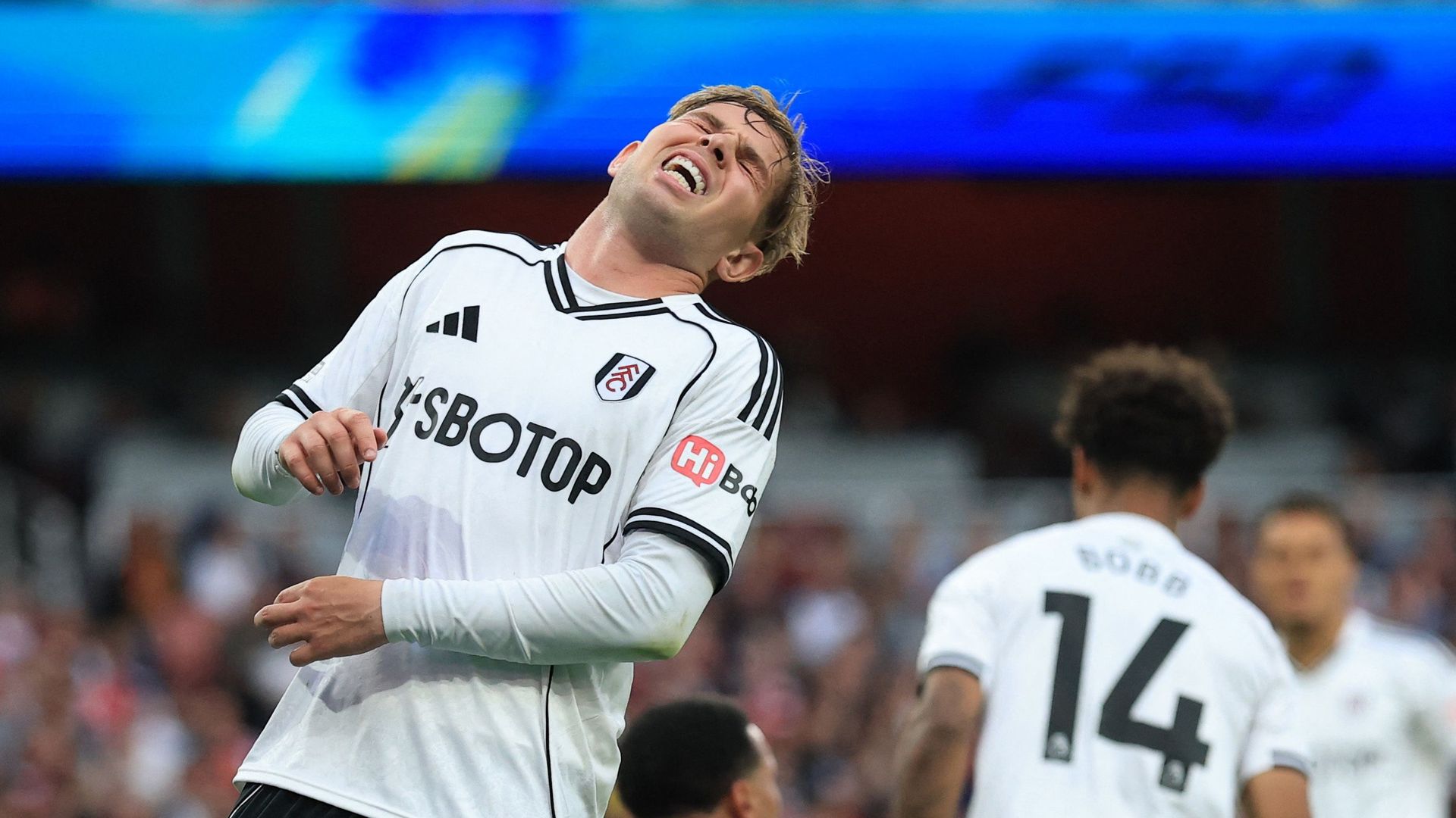 Arsenal vs Fulham Premier League 2025/26 LIVE: Smith Rowe had to leave the field in pain