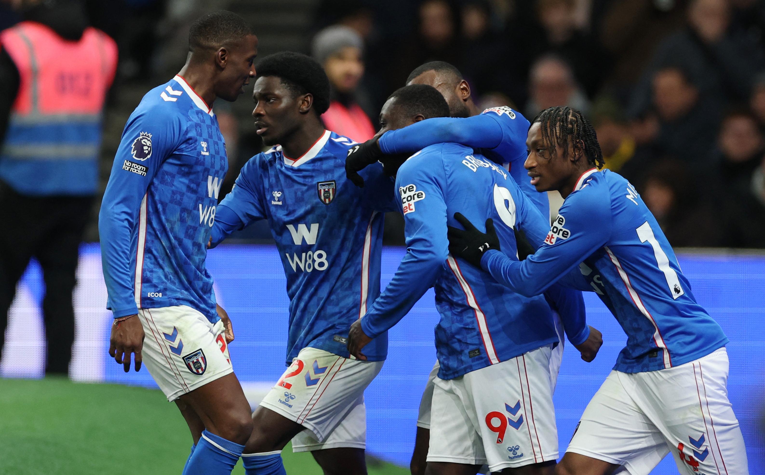 Sunderland extend unbeaten streak with draw at Spurs - Premier League