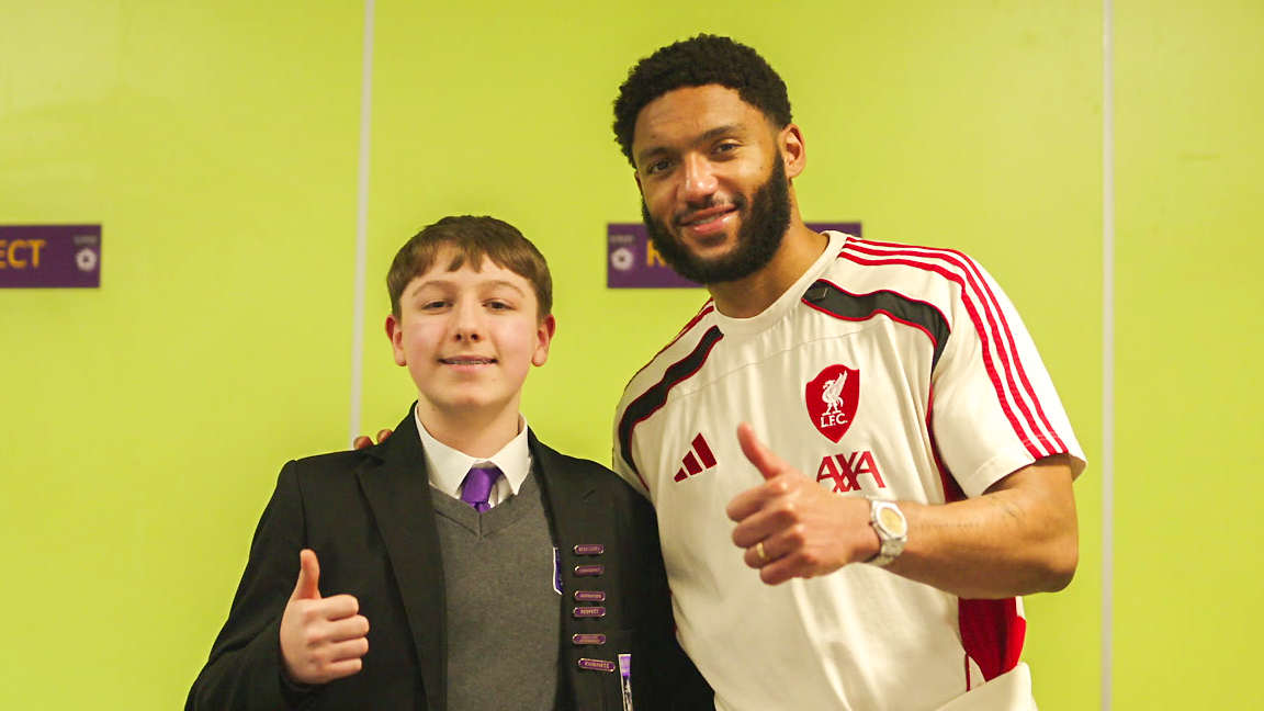 Gomez goes back to school to see how Liverpool inspire young people